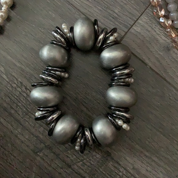 Jewelry Lot 5 bracelets - Picture 4 of 7